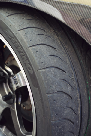BLAST ENGINEERING:タイヤはゼスティノの07RRを推奨