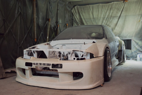 イドボディ化の真っ最中のR32GT-R