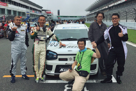デモカーで仲間と一緒にK4-GPにチャレンジ!