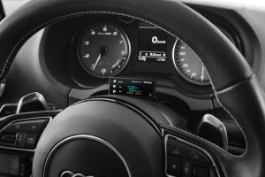 ピボットの新型OBDマルチモニターは有機ELによる見やすい表示が魅力 - OBM_装着_Audi_S3