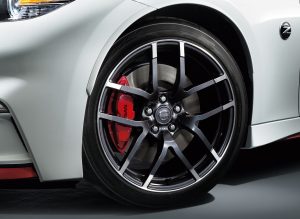 日産フェアレディZが新色レッドを追加、NISMOのタイヤも現代風にアップデート - 170706-15-1200x876