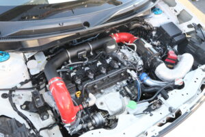 エイリアンテックジャパンZC33Sスイフトスポーツ「車重834㎏にトルク36.1㎏-m ！初参戦でZC33S最速奪取」REVSPEED筑波スーパーバトル - Cap1 - コピー