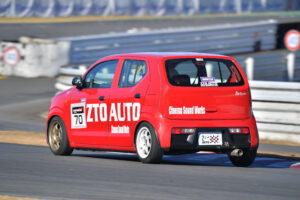 ズィーツーオート　HA36Sアルト「みんなで走ってエンジョイできる軽自動車耐久レース参戦車をアピール」REVSPEED筑波スーパーバトル - IKE1202 (1434)