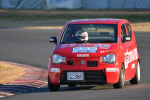 ズィーツーオート　HA36Sアルト「みんなで走ってエンジョイできる軽自動車耐久レース参戦車をアピール」REVSPEED筑波スーパーバトル - IKE1202 (1828)