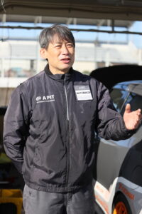 A PIT オートバックス東雲 ZC33S スイフトスポーツ「最新車高調キットのツルシで好タイムを刻む」REVSPEED筑波スーパーバトル2022 - BW8I1000