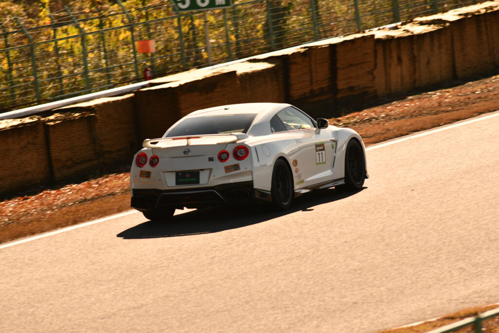 Rev. 9 R35 マキタスピード R35 GT-R「ピュアエディション+ライトチューンでどこまでいけるか?」REVSPEED筑波スーパーバトル2022 ...