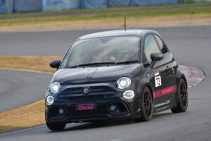 クルーズ　アバルト595「サーキットも楽しめるストリート仕様　その実力を筑波でチェック」REVSPEED筑波スーパーバトル2022 - IKE_1207 (1766)