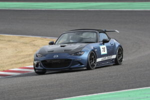 レッグモータースポーツND5RCロードスターは、人馬一体の世界観を変える公認2ℓ仕様 - ph14