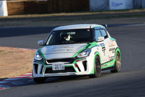 筑波スーパーバトル「全日本ジムカーナ選手権タイムアタック車両紹介」ZC33S SWIFT Sport　BC1クラス　澤平直樹 - 045A0010