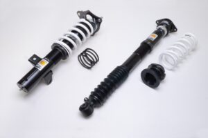 ピロアッパーやエラーキャンセラーも備わる。HKSよりFL5 シビックタイプR用 HIPERMAX Sサスキットが新登場 - サス単体