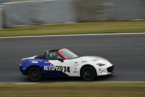 「梅田剛の予選車載とロガーも公開！」レブスピードの六大会連続ポールと、新型NR-Aと、カーボンニュートラル燃料と、ギネス世界記録への挑戦と。【第35回メディア対抗ロードスター4時間耐久レース】 - 850_0071