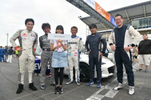 「梅田剛の予選車載とロガーも公開！」レブスピードの六大会連続ポールと、新型NR-Aと、カーボンニュートラル燃料と、ギネス世界記録への挑戦と。【第35回メディア対抗ロードスター4時間耐久レース】 - 850_0615