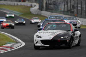 「梅田剛の予選車載とロガーも公開！」レブスピードの六大会連続ポールと、新型NR-Aと、カーボンニュートラル燃料と、ギネス世界記録への挑戦と。【第35回メディア対抗ロードスター4時間耐久レース】 - 850_0675