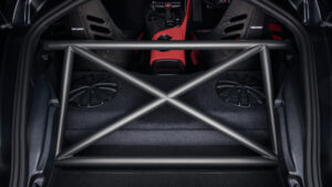 スープラ(3.0L)の一部改良モデルとともに、現行スープラ生産終了の集大成として“A90 Final Edition”を限定発売！　オイルパンバッフルや低背圧キャタ、チタンマフラー、KWサス、ピロも備える。 - 15