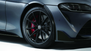 スープラ(3.0L)の一部改良モデルとともに、現行スープラ生産終了の集大成として“A90 Final Edition”を限定発売！　オイルパンバッフルや低背圧キャタ、チタンマフラー、KWサス、ピロも備える。 - 5