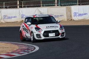 ツイストビームの粘り対策にスタビバーを装着「クスコ　ZC333S スイフトスポーツ」筑波スーパーバトル - 034A0794