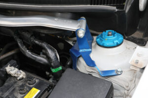 ツイストビームの粘り対策にスタビバーを装着「クスコ　ZC333S スイフトスポーツ」筑波スーパーバトル - TAHI0142