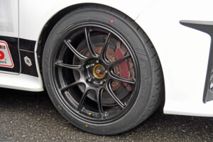 サスまわりの構成やパーツをフルチューンの異色車両はあえてNEOVAで走る「HMS-JAPAN　GR YARIS」筑波スーパーバトル - INU_4664