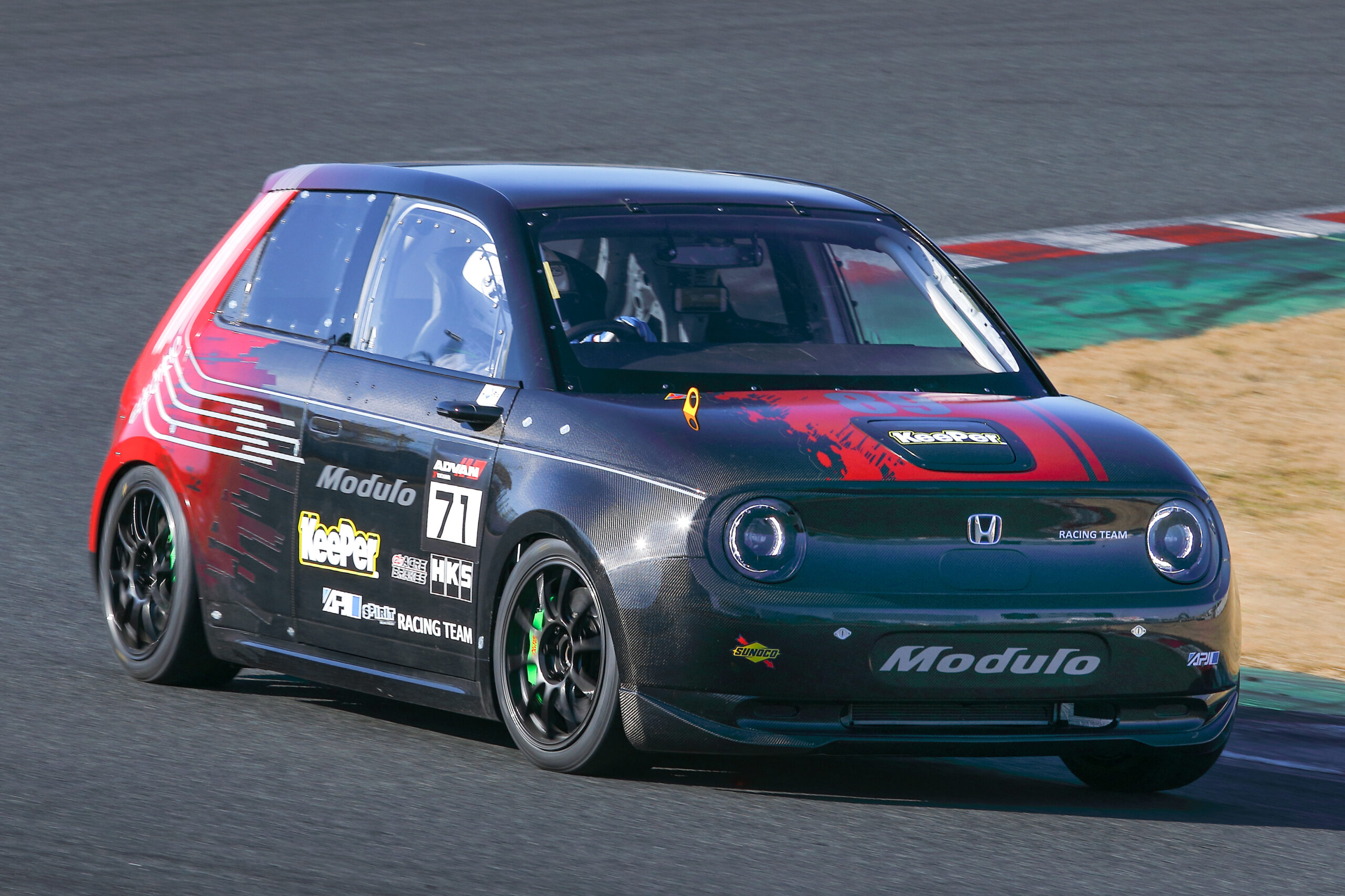 レジェンダリー・ソヴィエト・レコーディングス(100CD)　新品未開封 履き心地を追求したレトロコートスニーカー｜ルコックスポルティフ公式