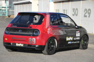ホンダアクセス有志によるチャレンジ　フルカーボンボディを纏うホンダｅ　〜REVSPEED筑波スーパーバトル〜 - INU_5519
