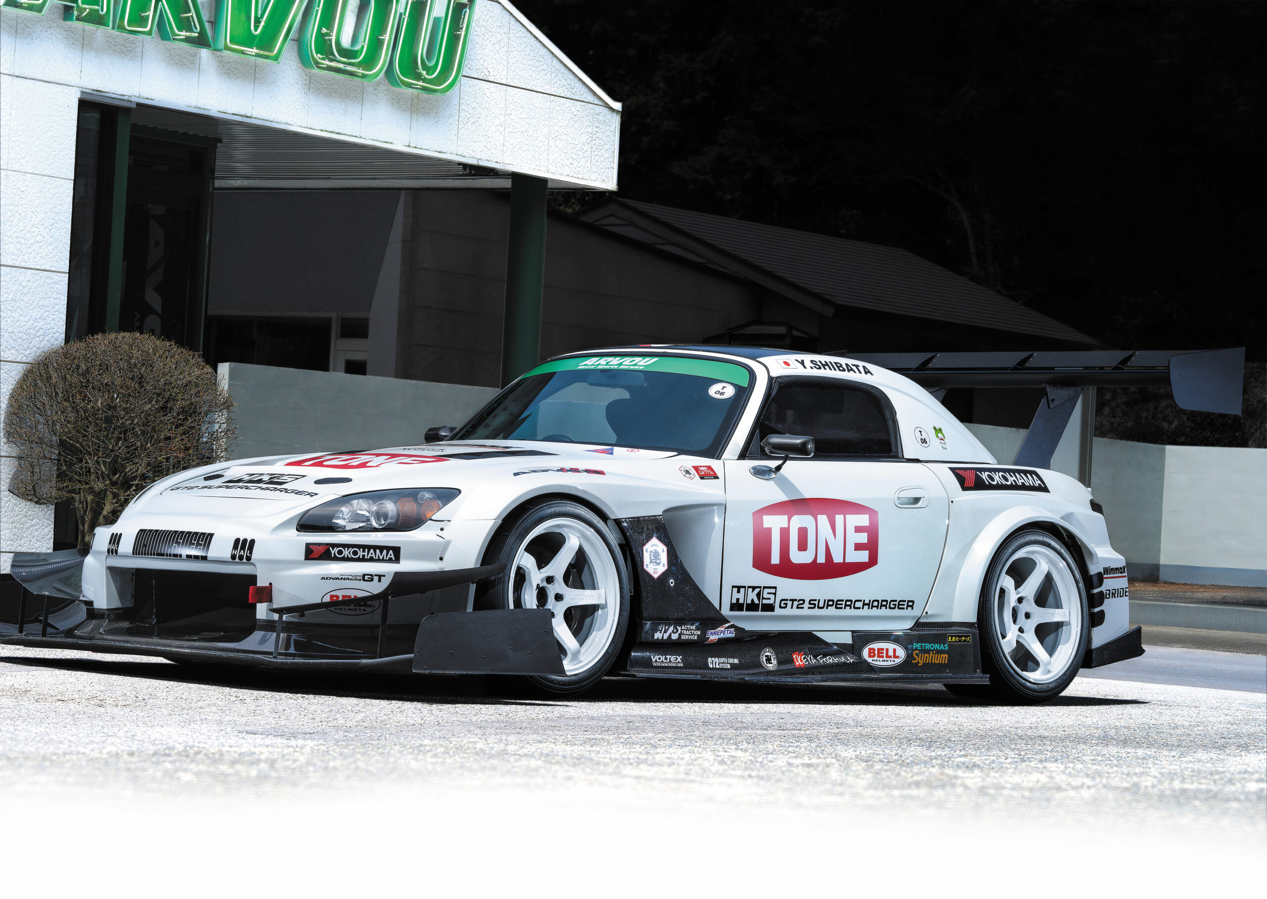 ADVAN Racing GT BEYOND「高剛性と躍動的なフォルムで いまを超えたい