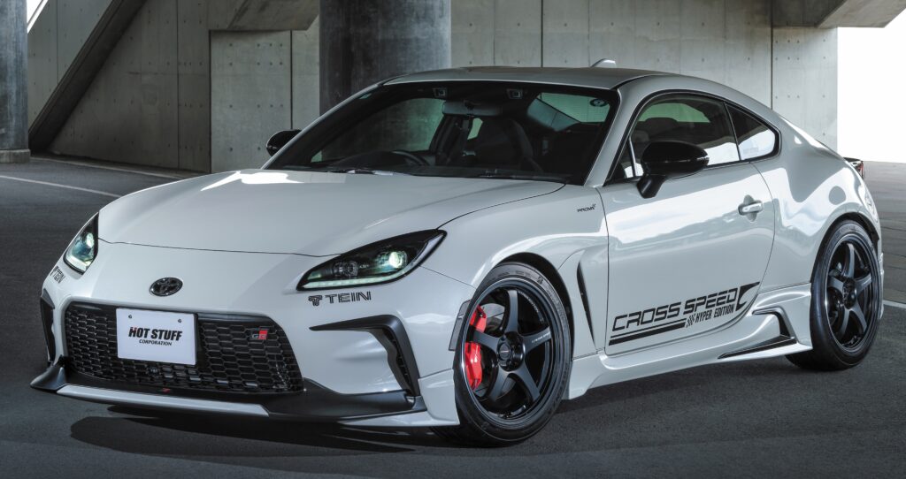 HOT STUFF　CROSS SPEED　HYPER EDITION　CR5「シンプルな中にこだわりを凝縮　　定番にして王道の5本スポーク」CLOSE-UP WHEEL
