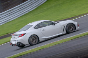 TOYOTA GAZOO Racing GR86/BRZ Cup クラブマンレースRd5.富士 挑戦記〜ダンロップ・アドバイザーから ZIII CUPの使い方を聞く〜 - ph98-1