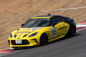 TOYOTA GAZOO Racing GR86/BRZ Cup クラブマンレースRd5.富士 挑戦記〜ダンロップ・アドバイザーから ZIII CUPの使い方を聞く〜 - ph98-4