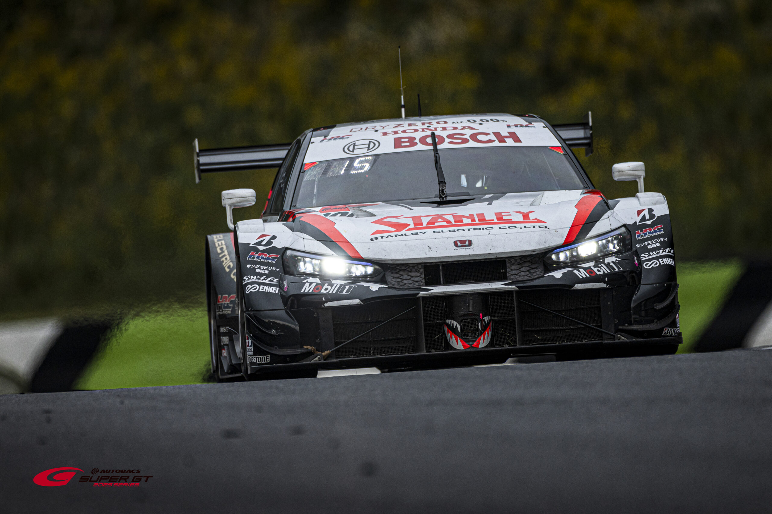 フォトグラファー益田和久の写真でお届けする  SUPER GT 2025 Photo Gallery  10/19 Rd.7 オートポリス