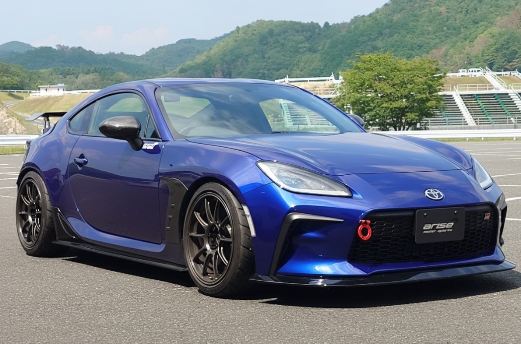 オリジナルのフロントアンダースポイラーやホイールにも注目!「アライズモータースポーツ ZN8 GR86」12/18開催 37th REVSPEED 筑波スーパーバトル事前情報