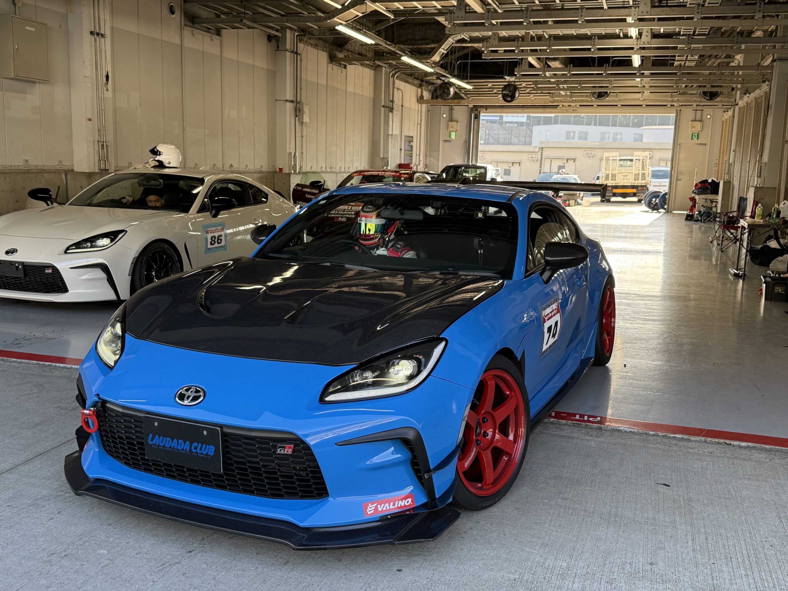 クレイブのフルエアロを纏うアップデート「LAUDADA COMPANY　ZN8 GR86」12/18開催 37th REVSPEED 筑波スーパーバトル事前情報