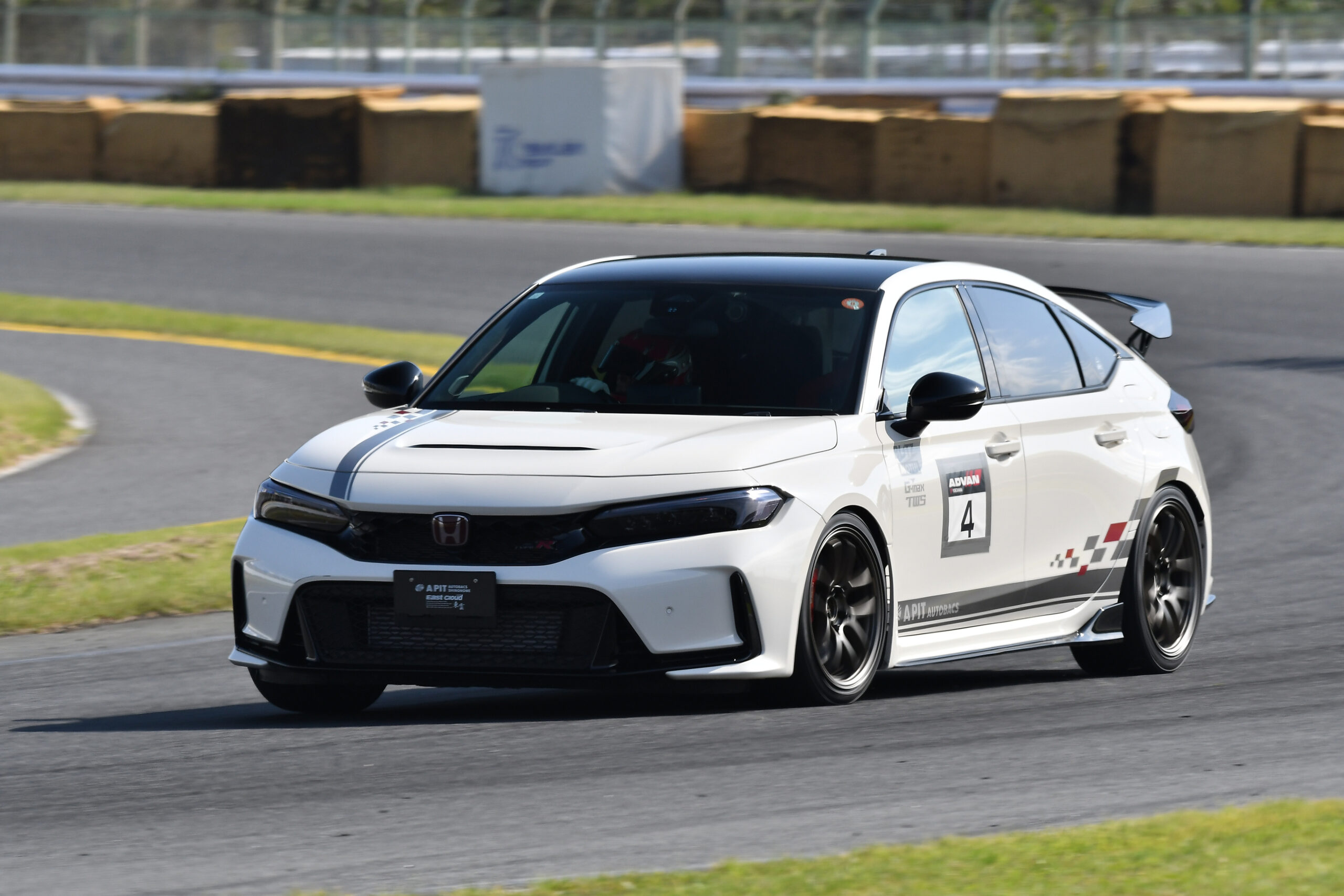 A PITオートバックス東雲は3台のエントリー「シビック タイプR／GR86 ／S660」12/18開催 37th REVSPEED 筑波スーパーバトル事前情報