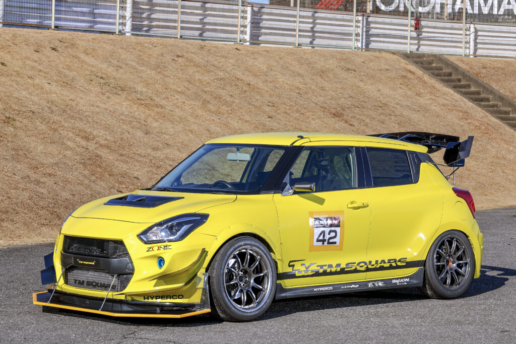 今年はSタイヤにスイッチ！「 TMスクエア　ZC33S スイフトスポーツ」12/18開催 37th REVSPEED 筑波スーパーバトル事前情報