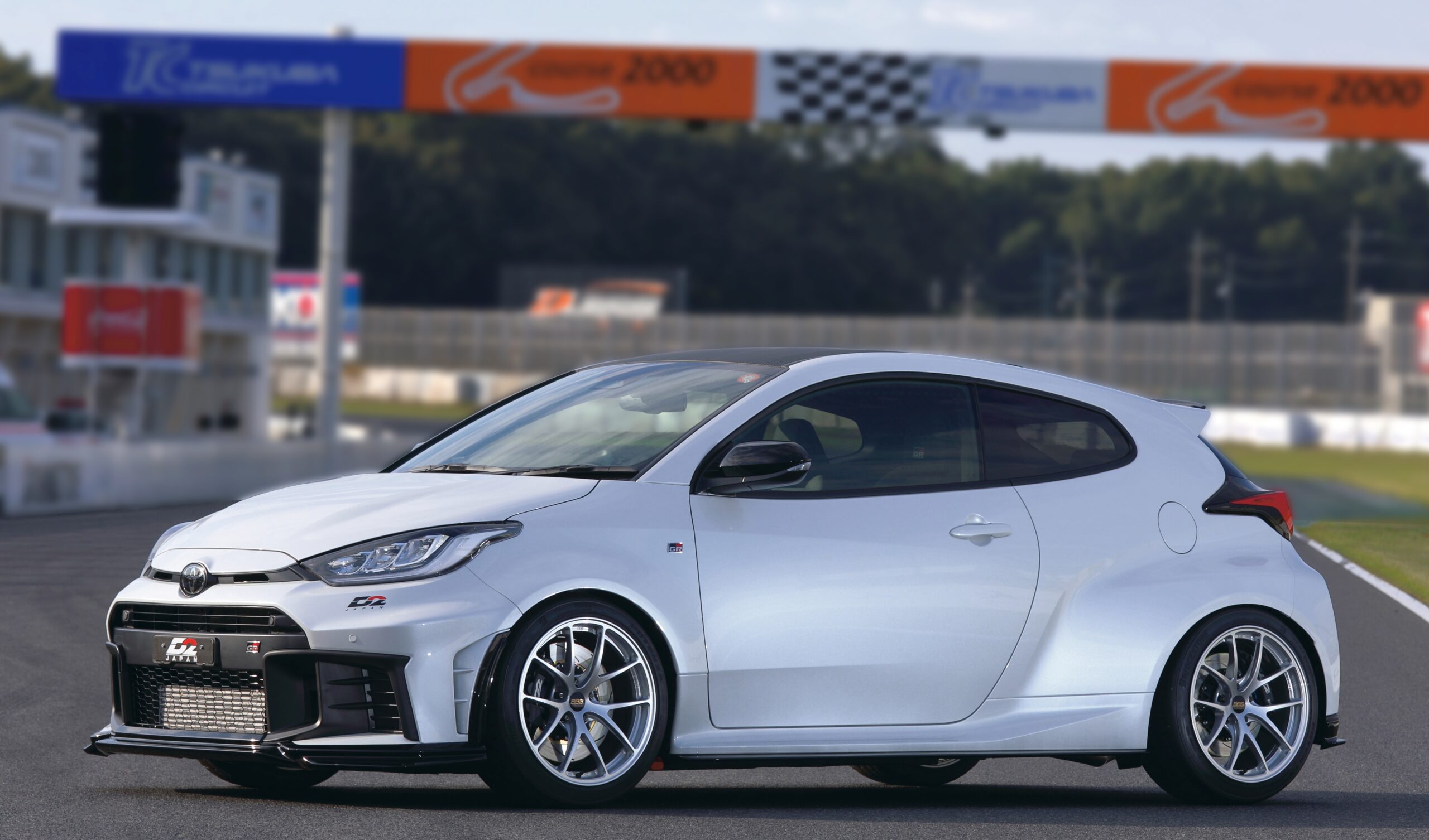 スーパーGTモデルと同一思想、同一造形。アンチスリップペイントを 採用している唯一のホイール「BBS　RI-A」