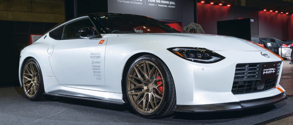 HOT STUFF　CORPORATION「TRAFFICSTARとPROVA RAFFINATO　ふたつの鍛造モデルに注がれる熱視線」CLOSE-UP WHEEL　東京オートサロン