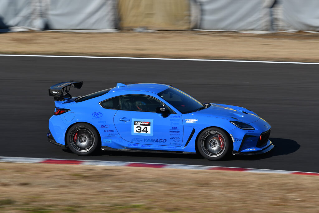 コーナーの安定感を高めた伸び側減衰力のアップ「garage YAMAGO　ZN8 GR86」筑波スーパーバトル