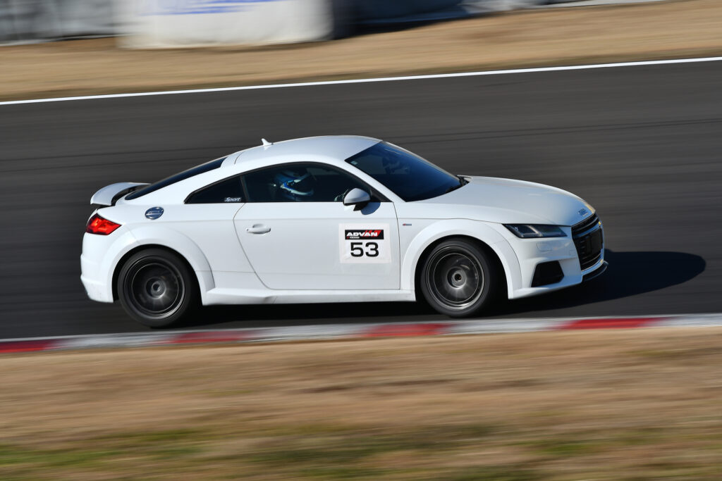 エンジンや制御系はノーマルのまま。初期8S FFでつくるベース車の提案「シュポルト AUDI TT 8S」筑波スーパーバトル