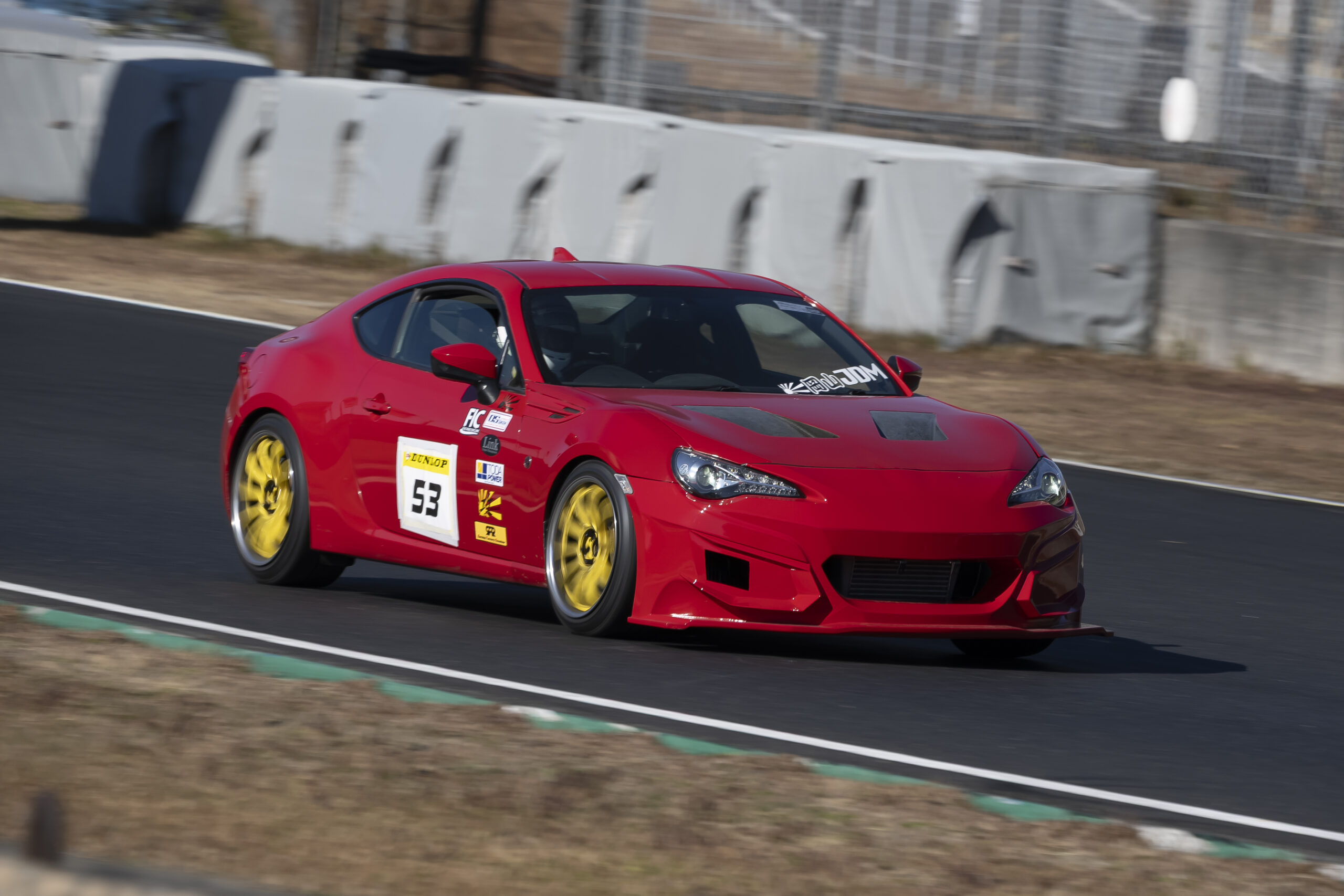 レーシングファクトリー リボルバーが提案「グリップもドリフトも欲