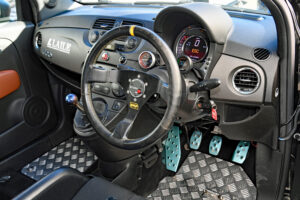 サスセッティングでの限界を極める「レイル アバルト595」筑波スーパーバトル - INU_3208