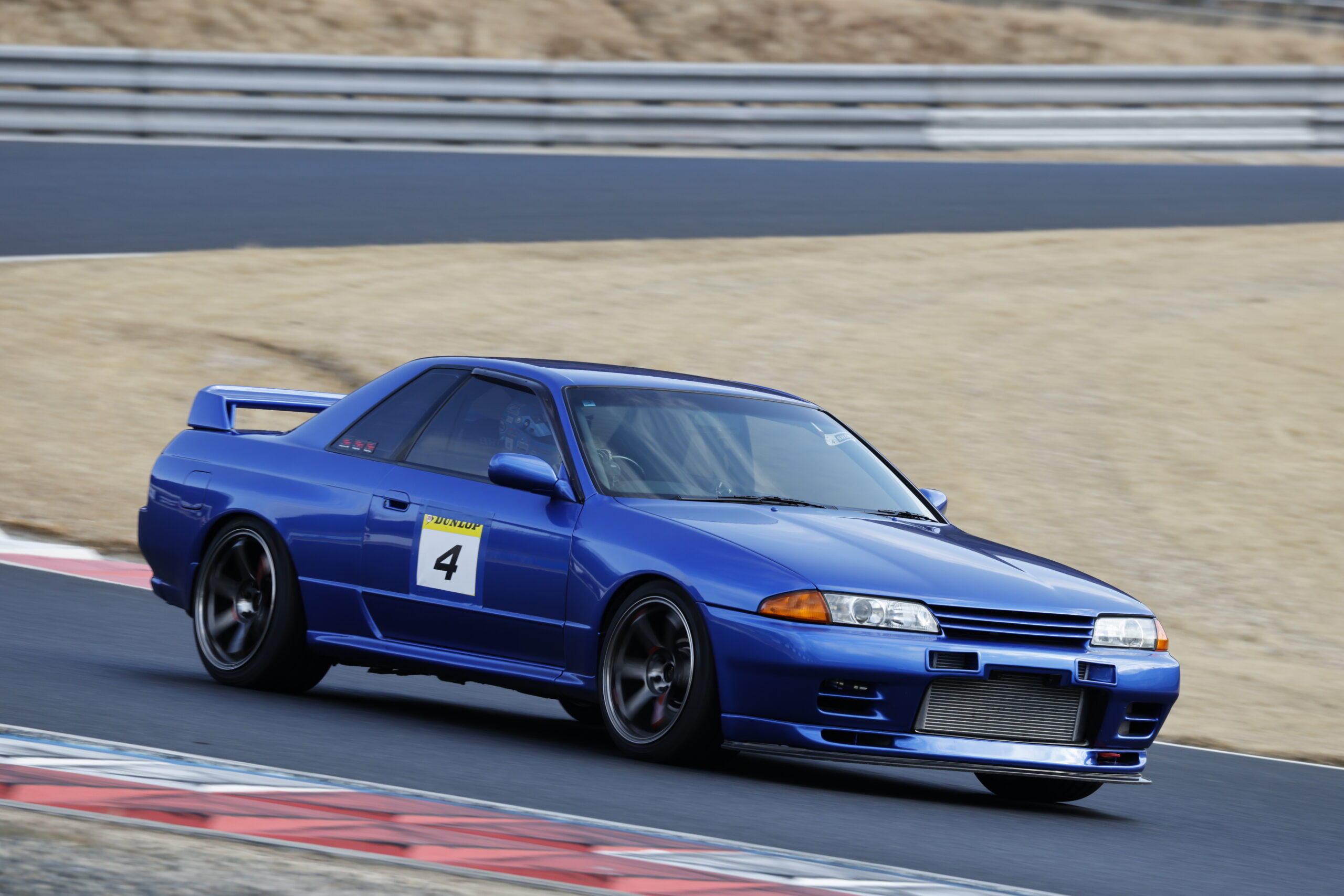 岡山国際1分38秒台を目指す純正フォルムのR32 GT-R「ウエストスポーツ