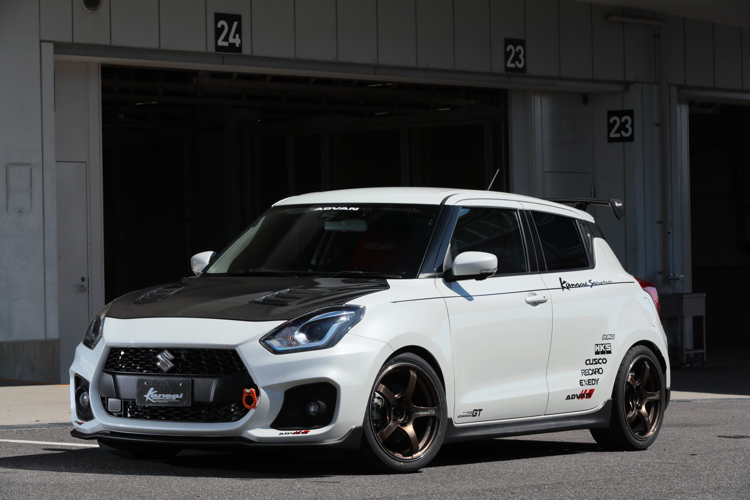 Kansai SERVICE ZC33Sスイフトスポーツ「HKSの試作タービン＆サスキットを鈴鹿で試す」