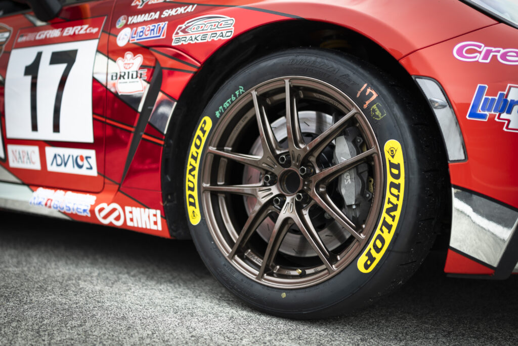 ENKEIのGR86/BRZ Cup 用Racing NVR5 　　開発秘話を冨林勇佑と岡本大地が語る