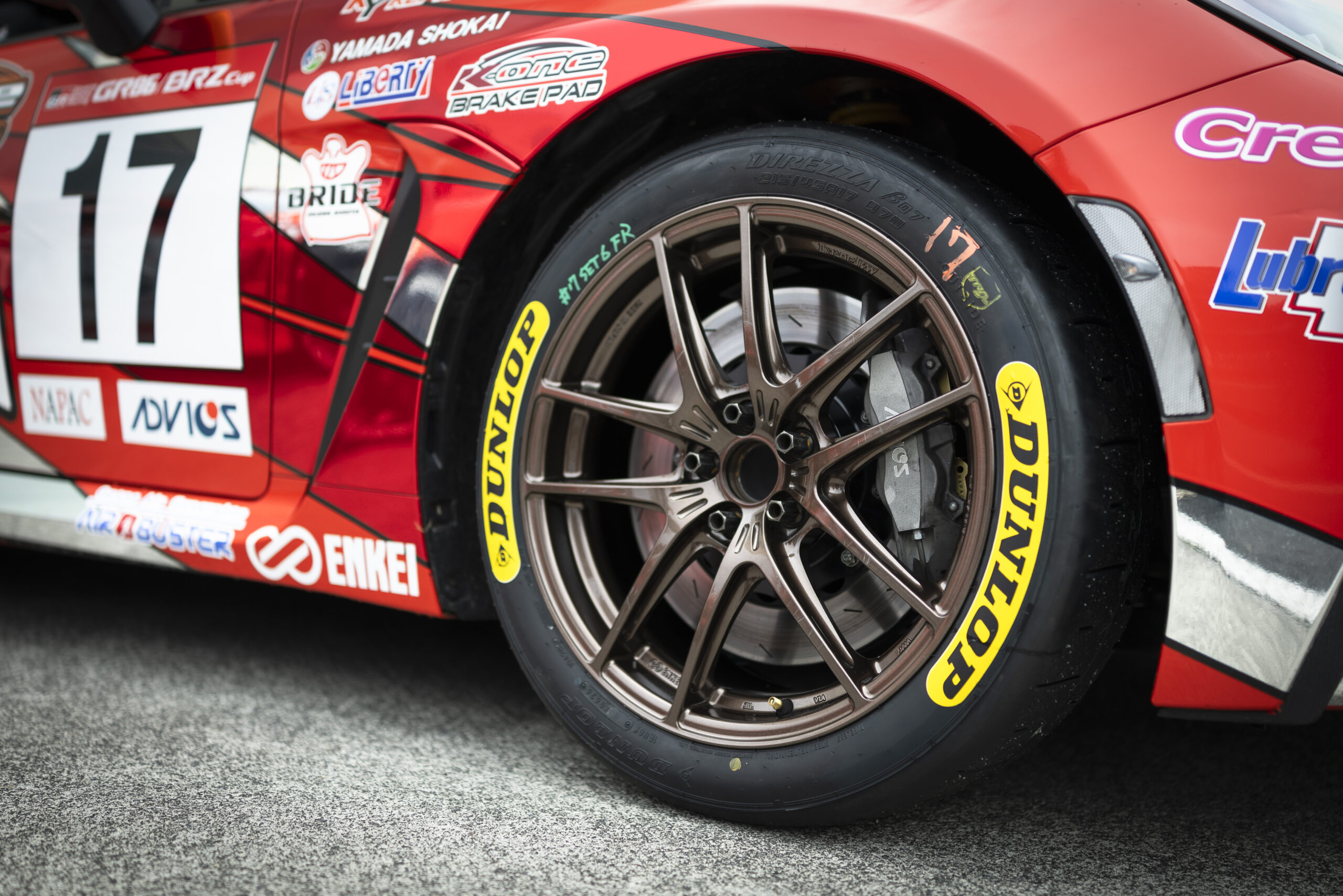 ENKEIのGR86/BRZ Cup 用Racing NVR5 開発秘話を冨林勇佑と岡本大地が