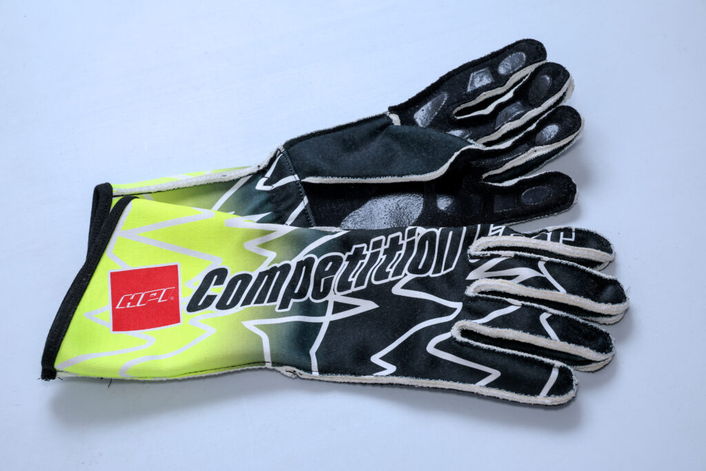 HPIのレーシンググローブに新カラー/ロータリーバックル式のレーシングシューズも登場