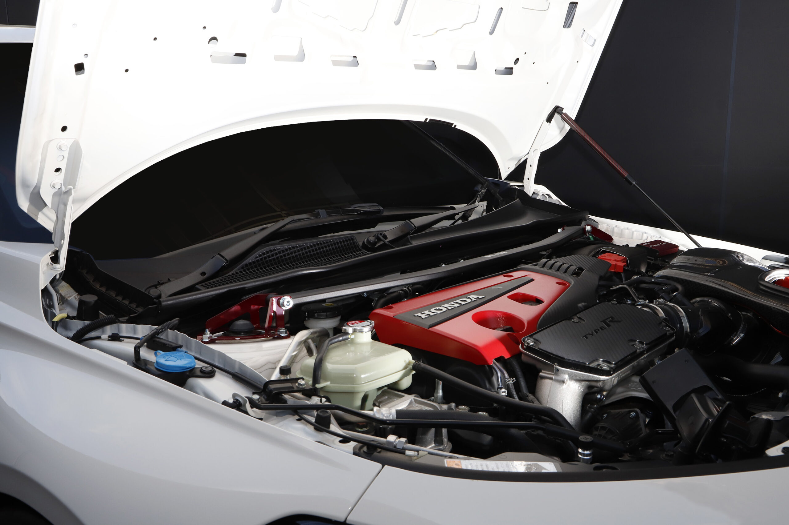 ブリッツがFL5シビックタイプR/BF1プレリュード用 『ボンネットダンパー』『スマホホルダー』をリリース