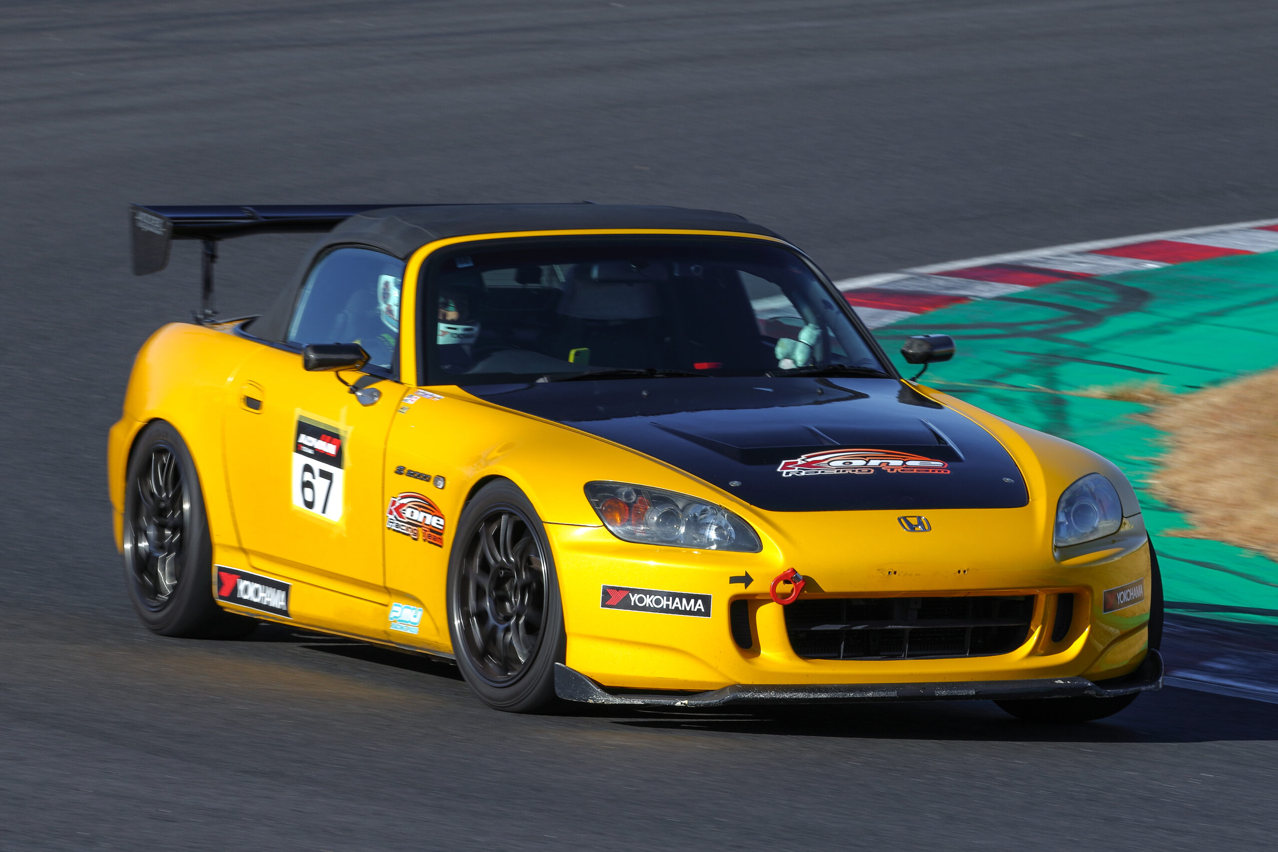 エンジン内部にも手を入れたジムカーナ車両「トミーアルパカ AP1 S2000