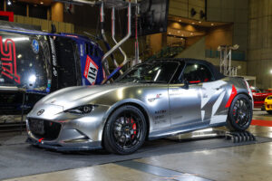 FUJITSUBO「ロードスター12Rにオプション設定される A-RMチタニウムモデルやFD3S用レガリスも展示」東京オートサロン - P59-01-12R A-RM