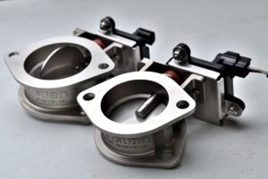 FUJITSUBO「ロードスター12Rにオプション設定される A-RMチタニウムモデルやFD3S用レガリスも展示」東京オートサロン - P61-16-