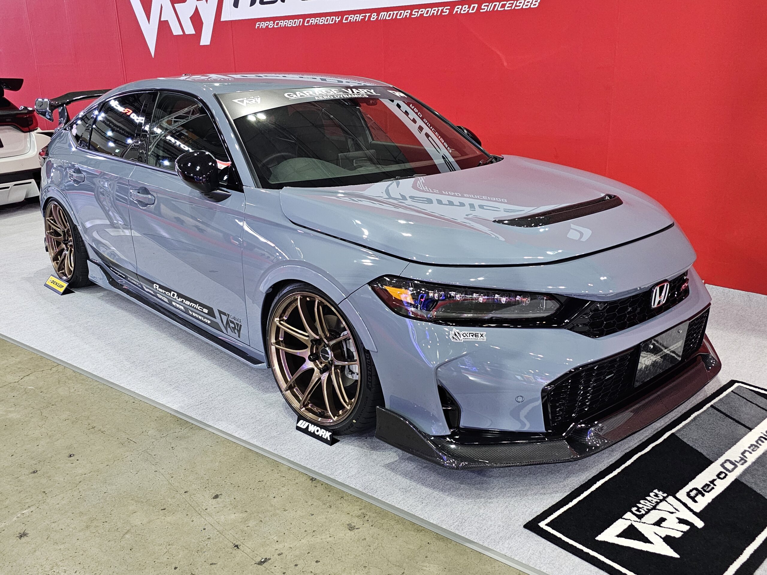 ガレージ ベリー「新作エアロのFL1シビックRSとGRヤリスを展示」東京オートサロン