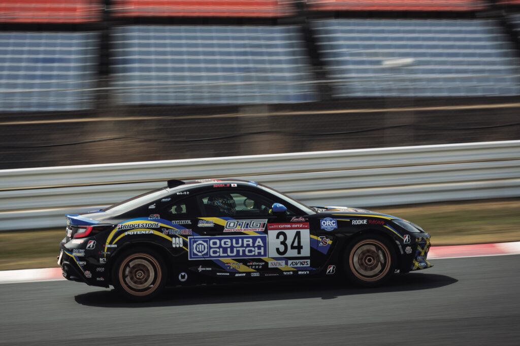 GR86/BRZ Cupプロフェッショナルシリーズ指定部品「FUJITSUBO A-RM Φ60と同Φ70A-R（2本出し）で特性はどう違う⁉」佐々木雅弘が実体験で語る